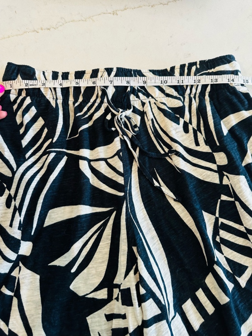 Tahari Women’s 2 piece Set Black Cream Tropical Top Pants Linen Resort M NWT - Picture 13 of 14
